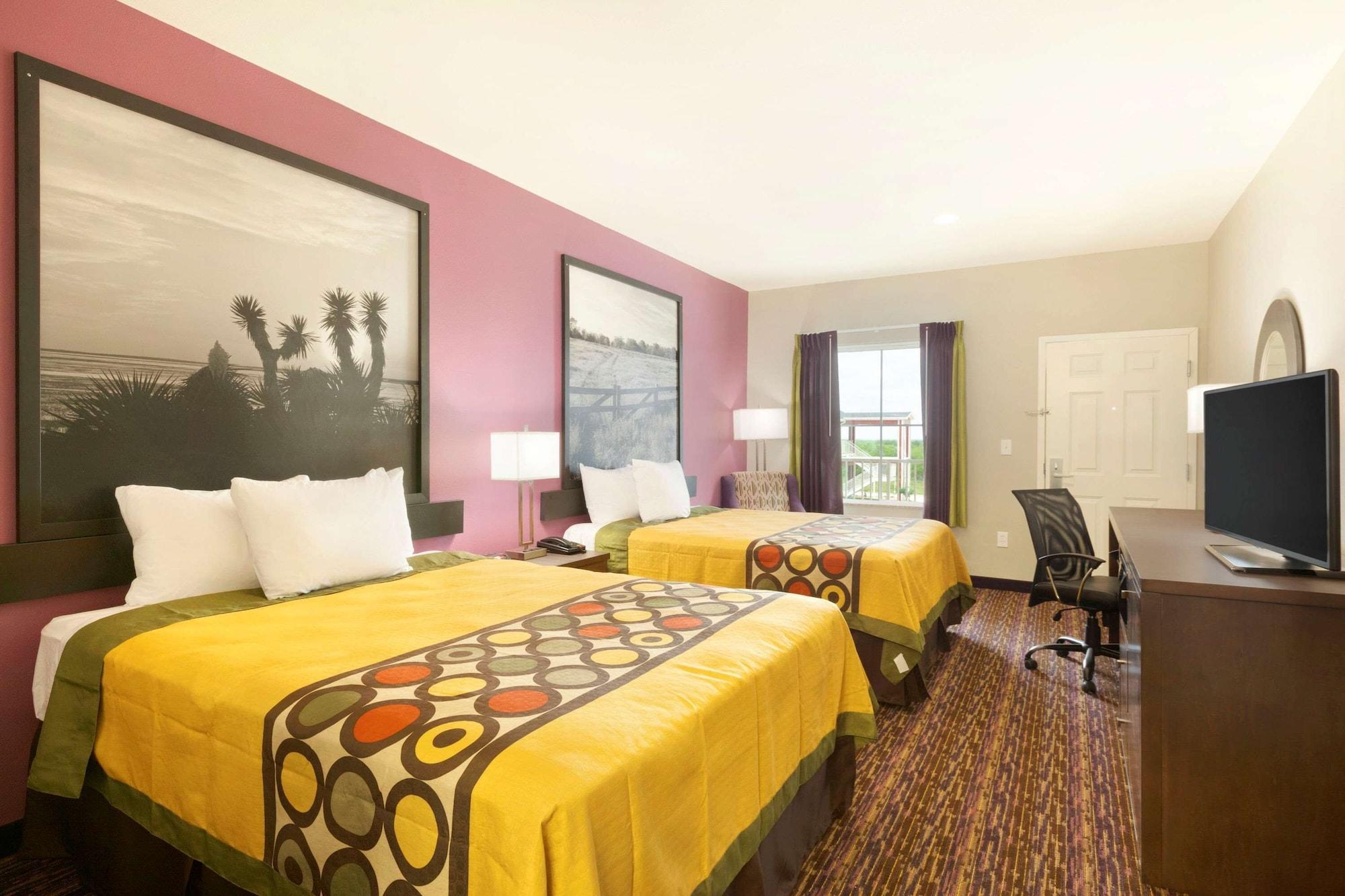 Super 8 By Wyndham Motel